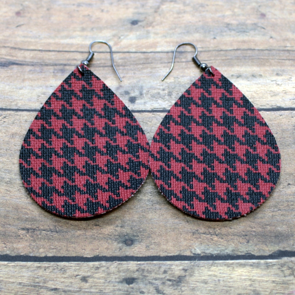 Red and Black Houndstooth Teardrop Earrings
